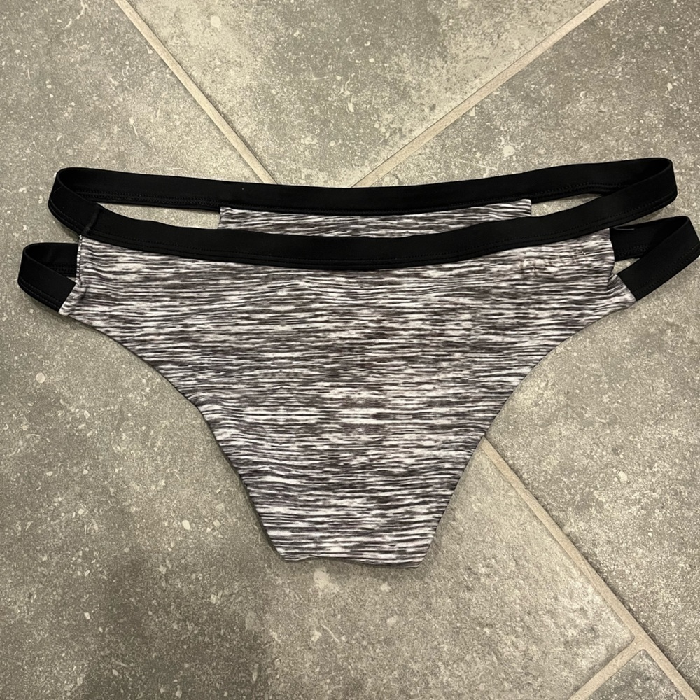 NWOT Rip Curl Bikini Bottom - Picture 2 of 3